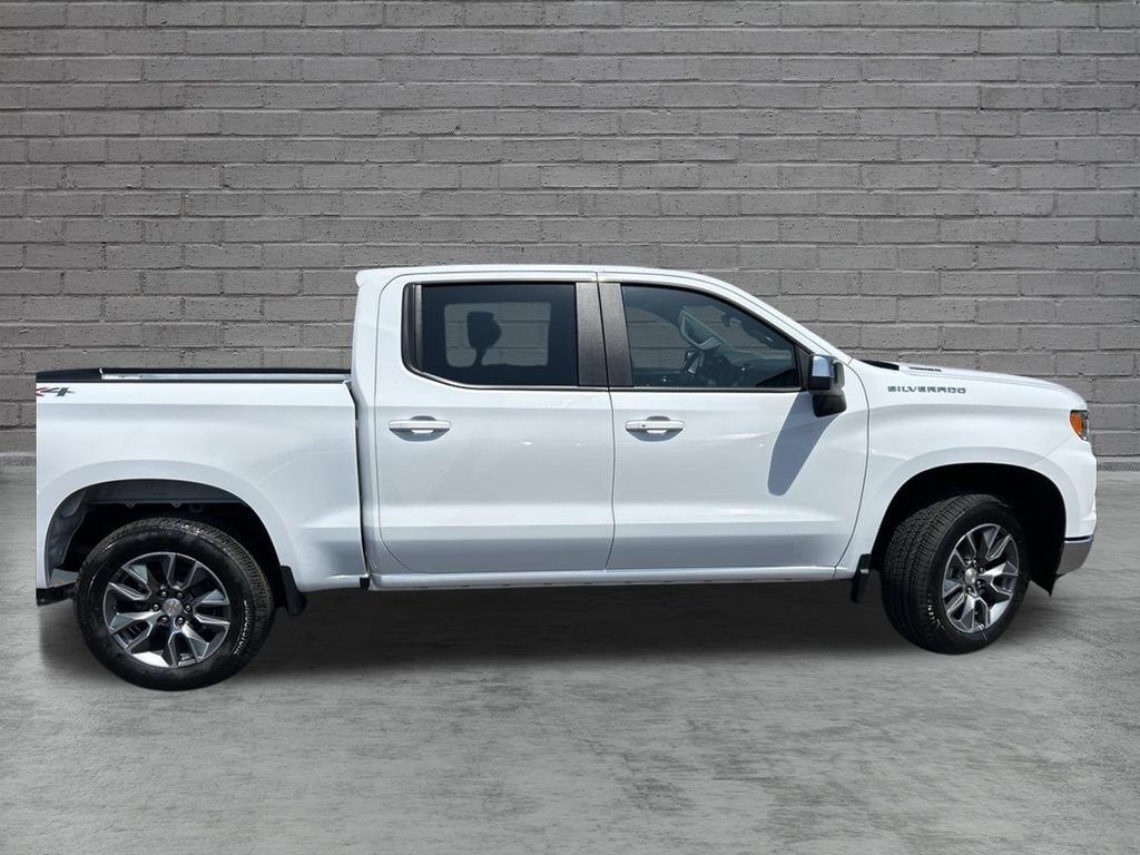 New 2026 Summit White Chevrolet LT (2FL) image 10