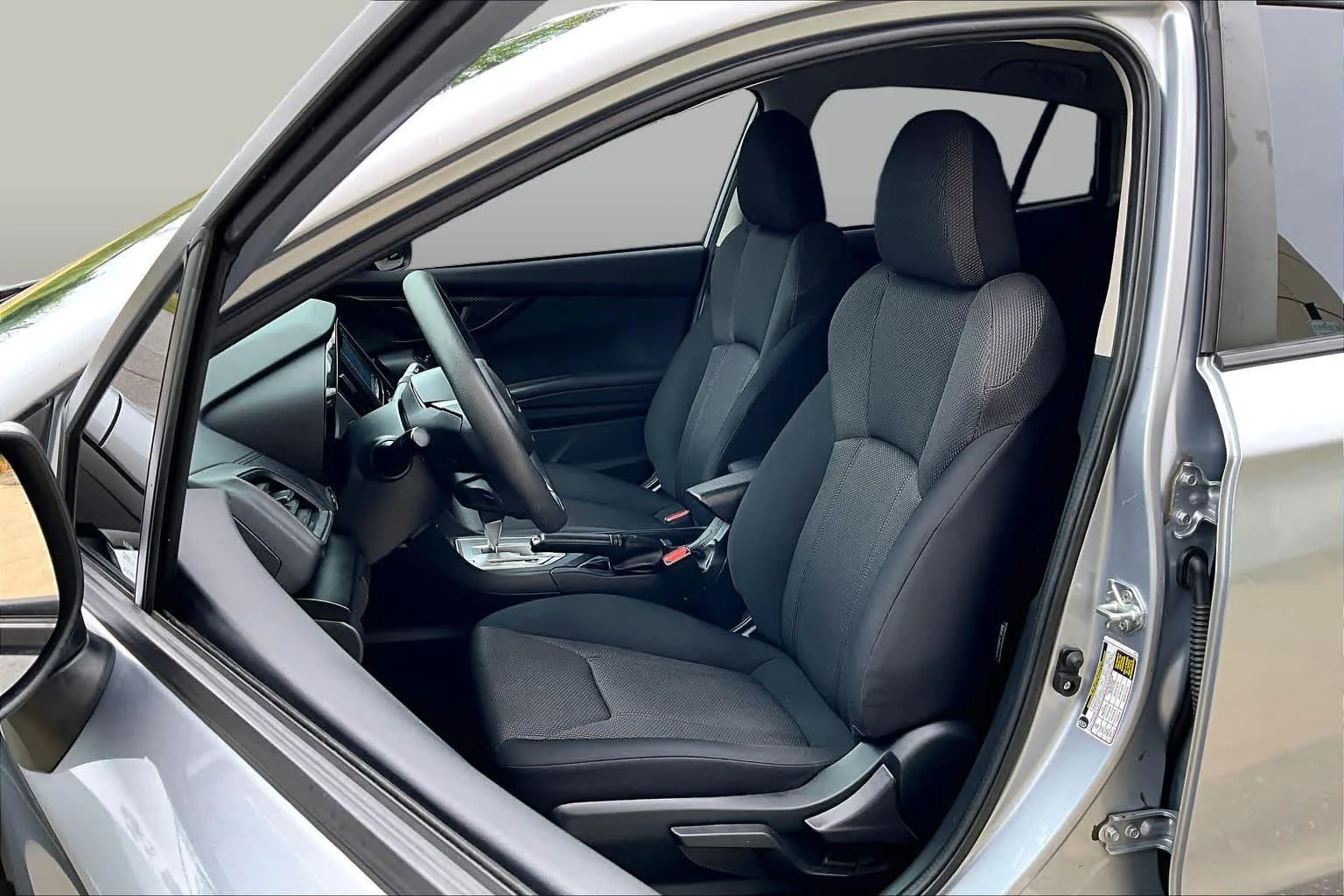 Used 2022 Ice Silver Metallic Subaru  image 9