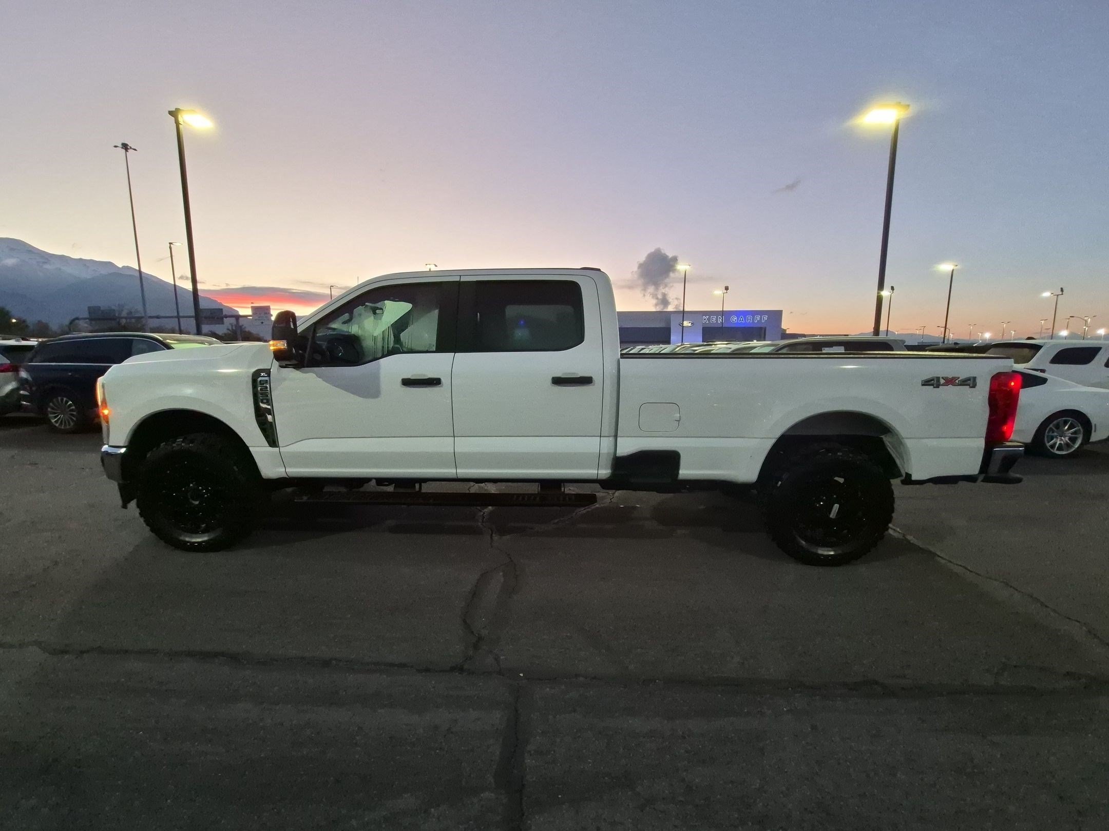 Used 2024 Oxford White Ford XL image 7