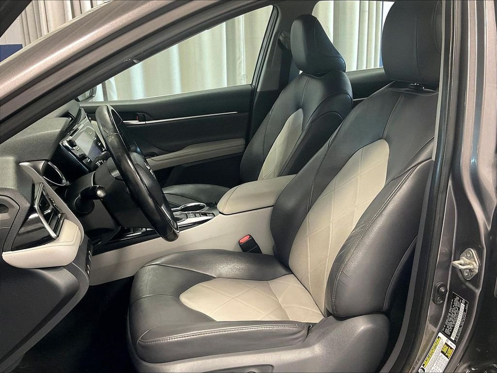 Used 2019 Gray Toyota XLE image 10