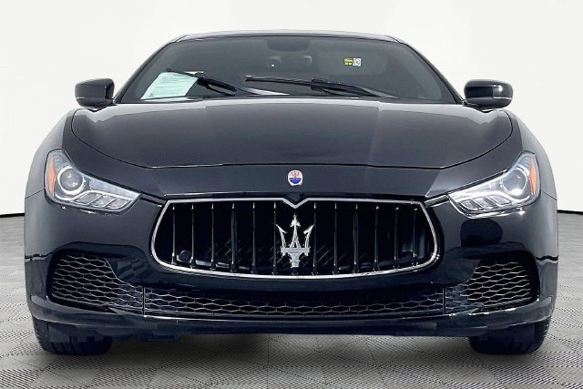 Used 2017  Maserati Base image 2
