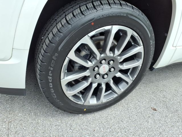 Used 2021 White GMC Denali image 6