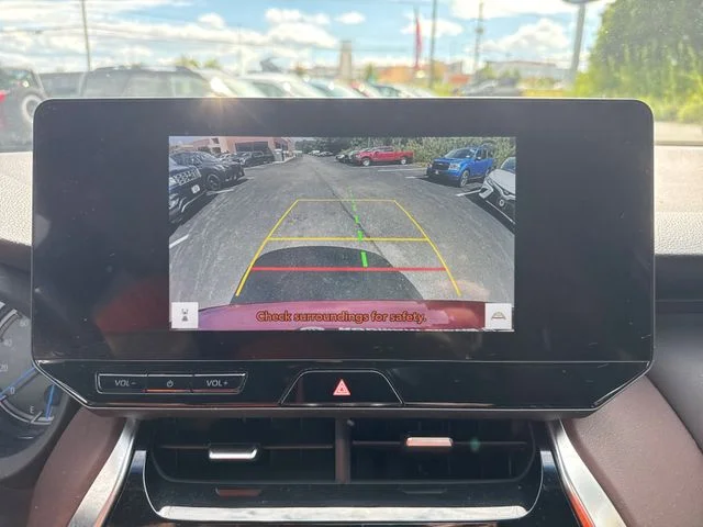 Used 2023 Pearl Toyota XLE image 27