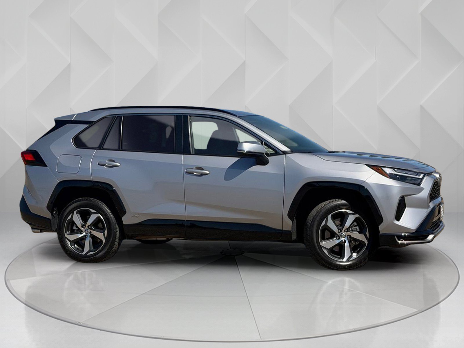 Used 2025 Silver Sky Metallic Toyota SE image 7