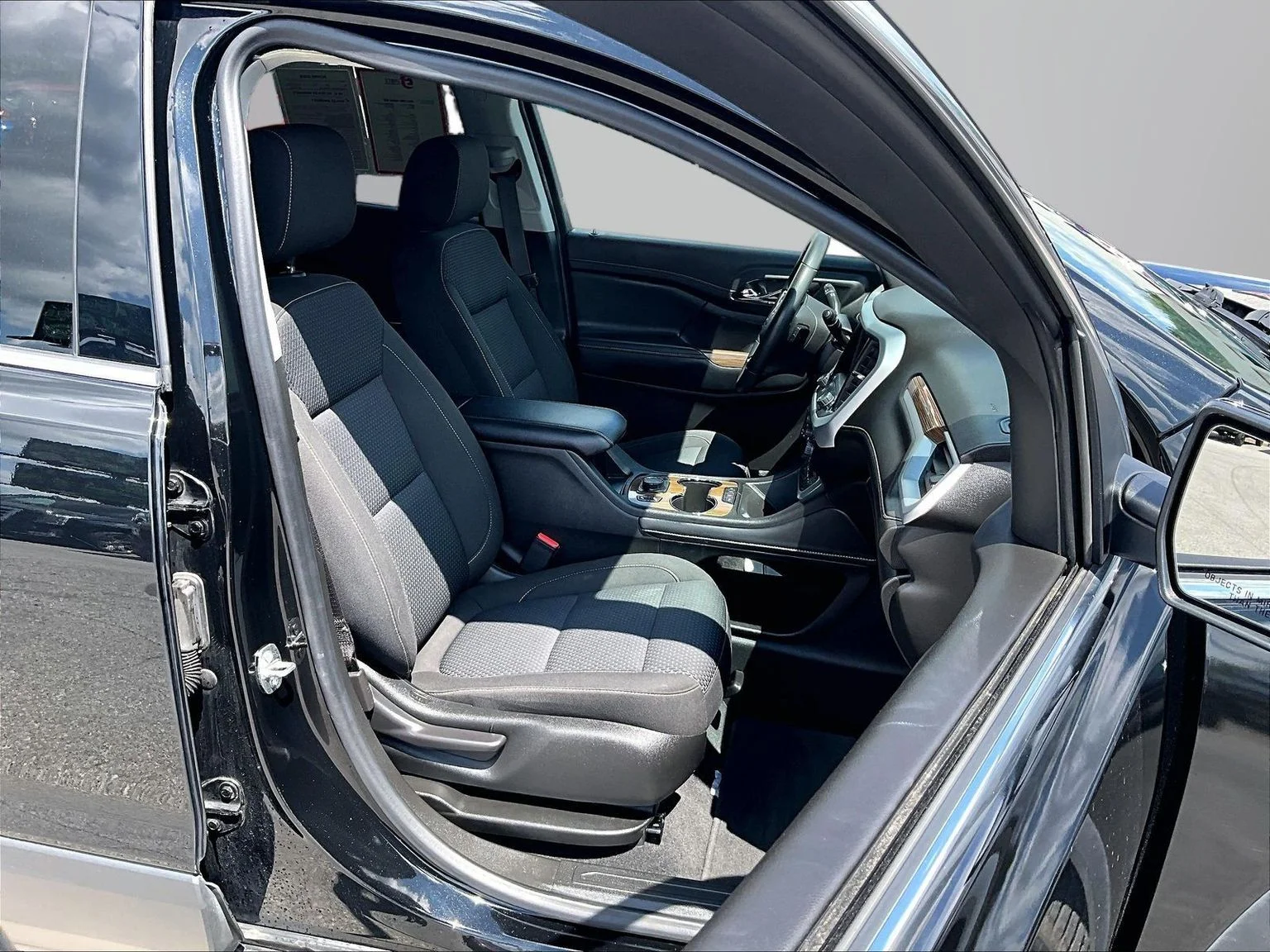 Used 2022 Black GMC SLE image 8