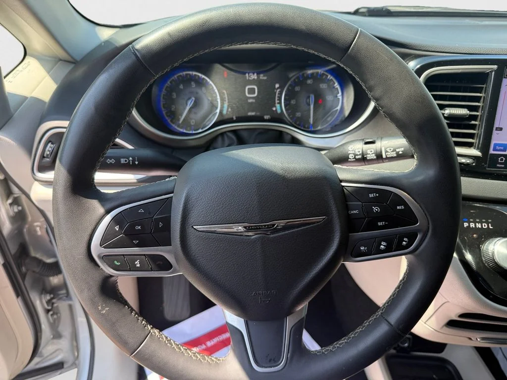 Used 2024 Silver Chrysler Touring L image 16
