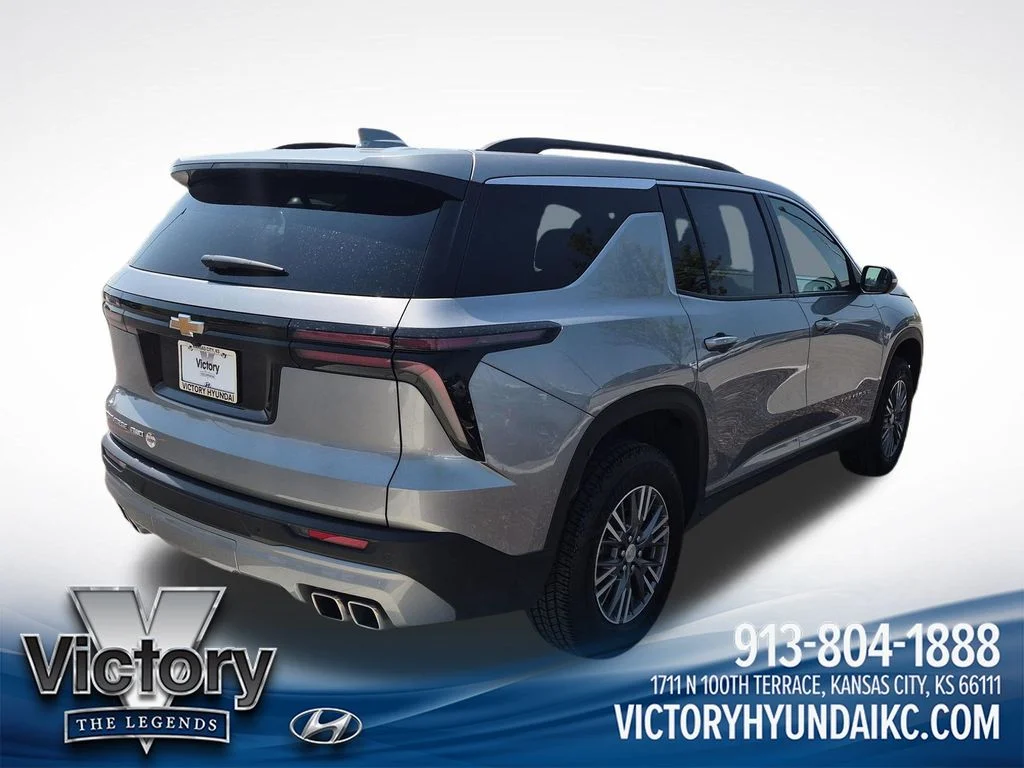 Used 2025 Gray Chevrolet LT image 5