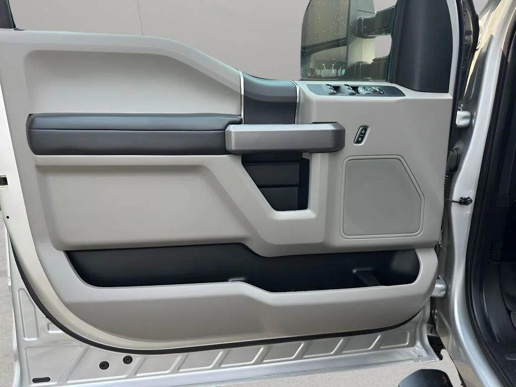 Used 2019 Oxford White Ford XLT image 28