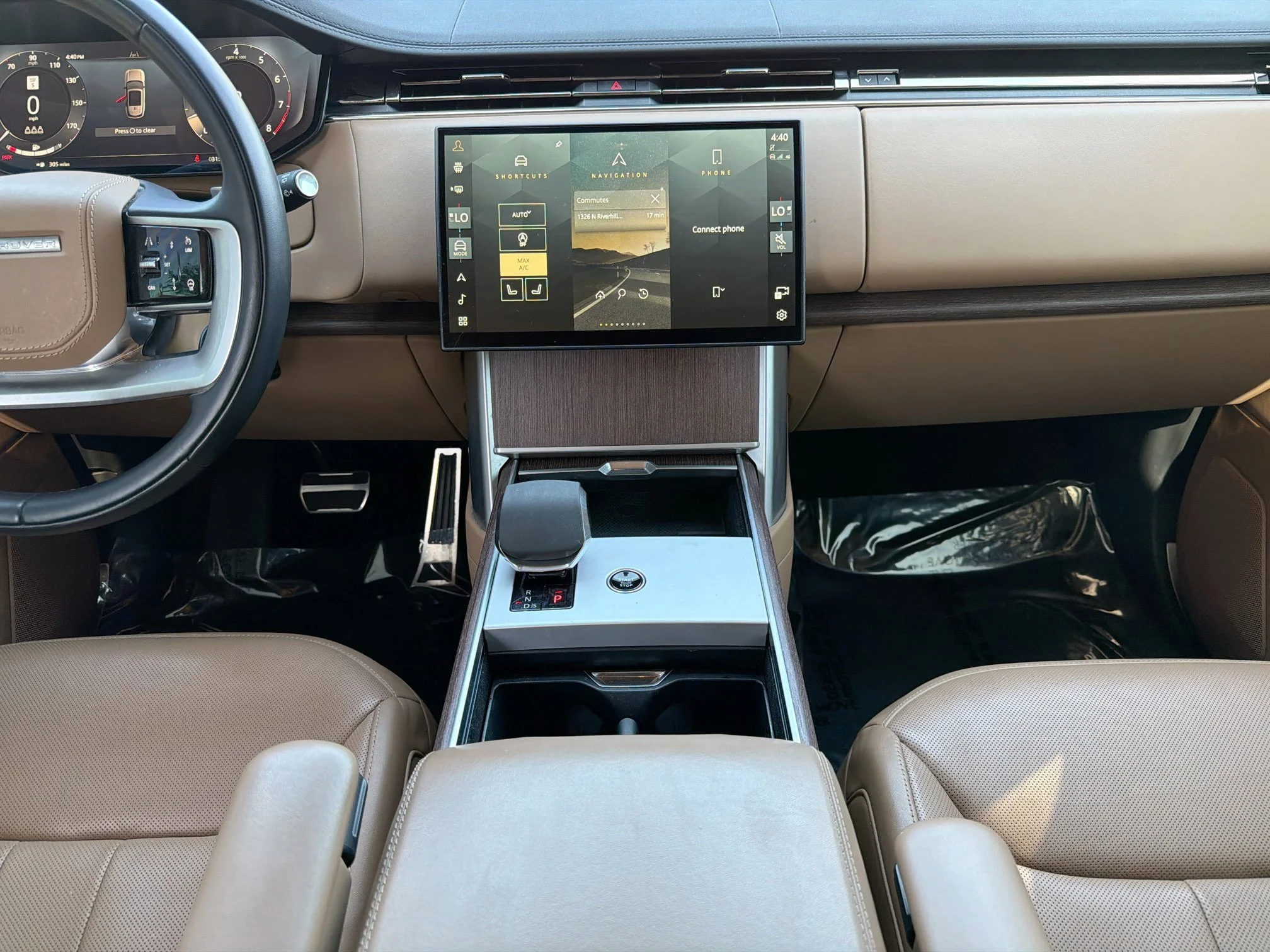 Used 2024 Sunset Gold SV Bespoke Ultra Metallic Satin Land Rover SE image 19