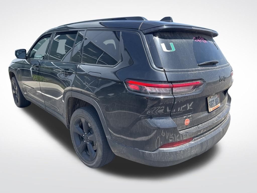 Used 2023 Black Jeep Altitude image 3