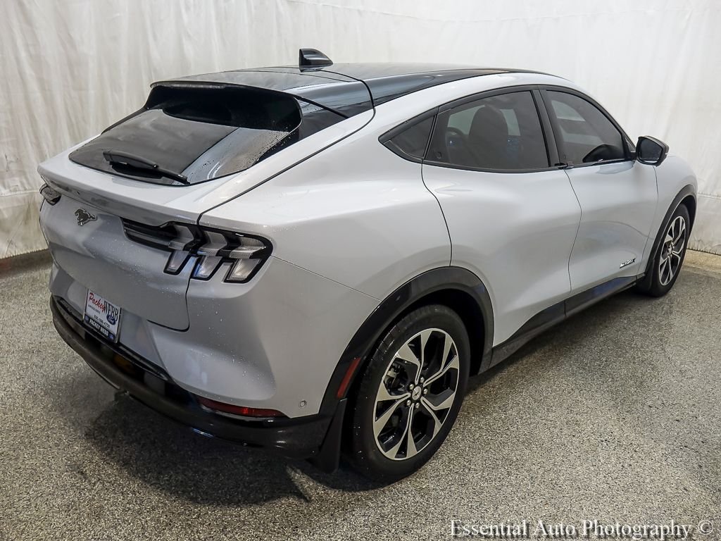 Certified Used 2022 White Metallic Ford Premium image 8