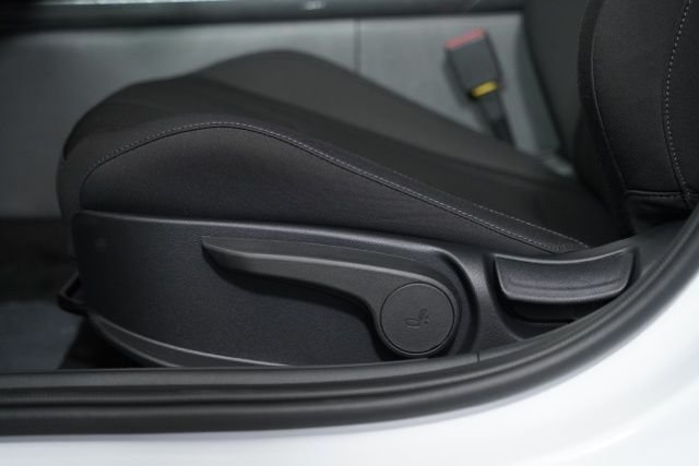 2025 Hyundai Elantra Blue - Photo 23