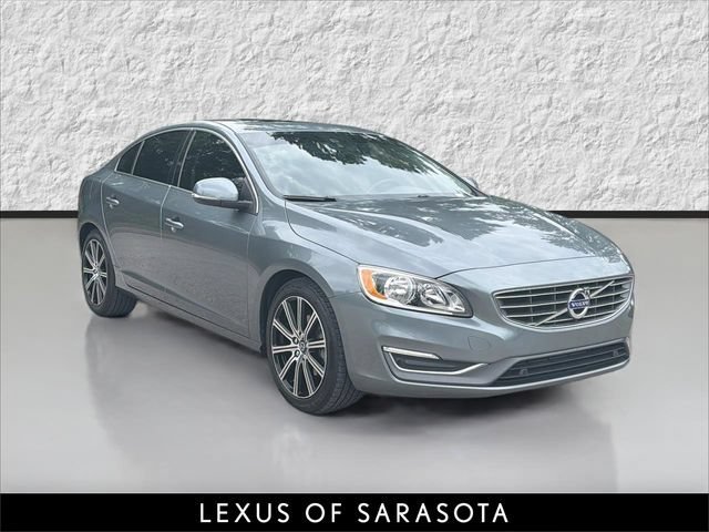 Used 2016 Gray Metallic Volvo T5 Drive-E Premier image 1