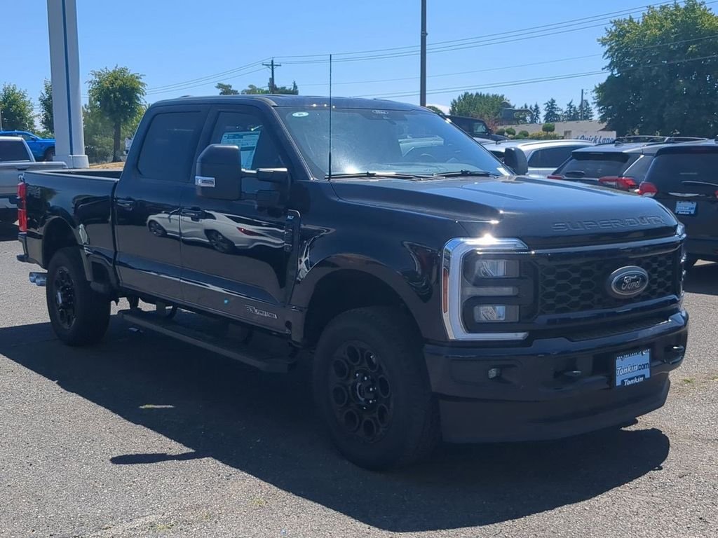 2025 Ford F-350 Super Duty XLT - Photo 40