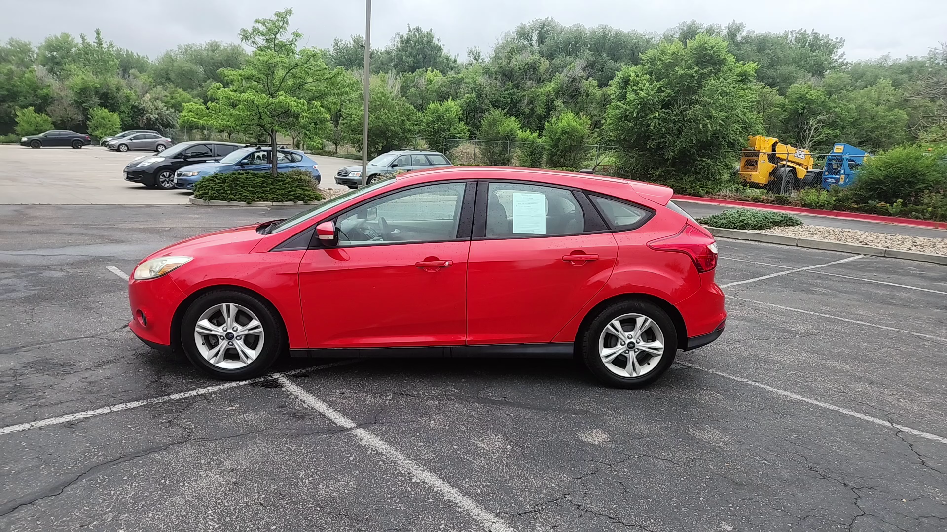 Used 2014 Red Ford SE image 8