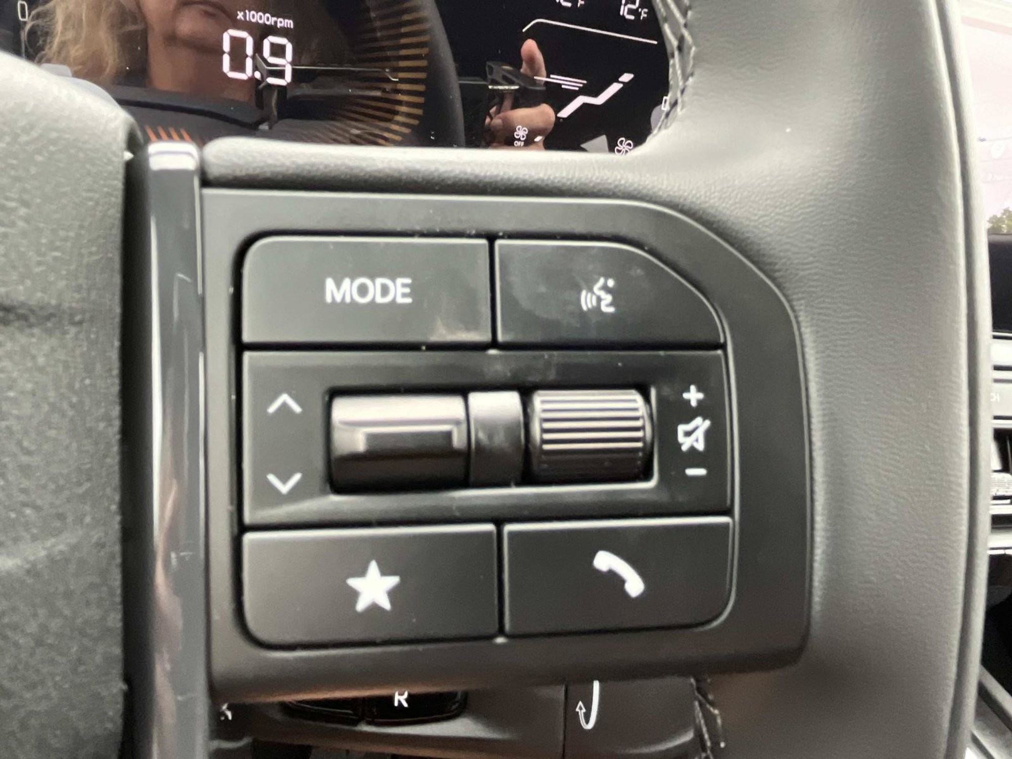 New 2027 Terrain Brown Kia X-Line EX image 30