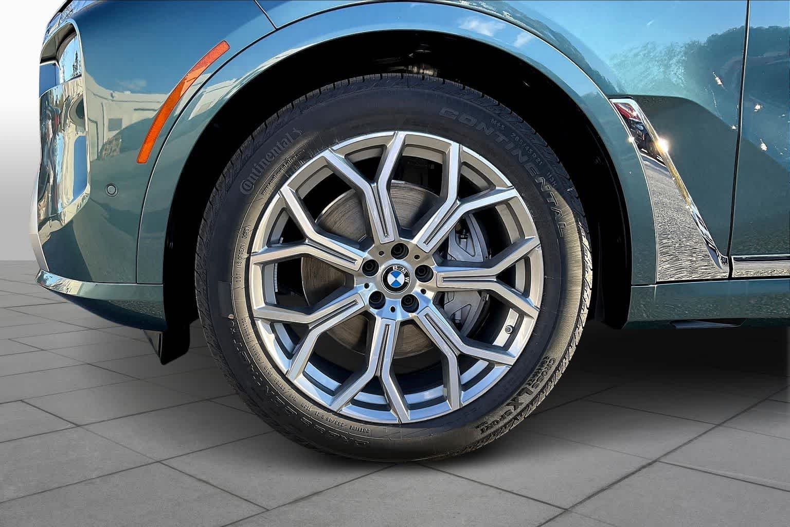 Used 2026 Blue Ridge Mountain Metallic BMW xDrive40i image 10