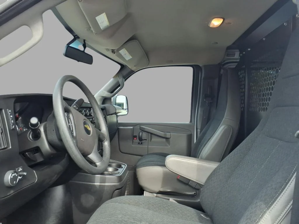Used 2022 White Chevrolet Work Van image 7