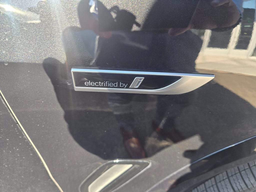 Used 2022 Black Sapphire Metallic BMW xDrive45e image 4