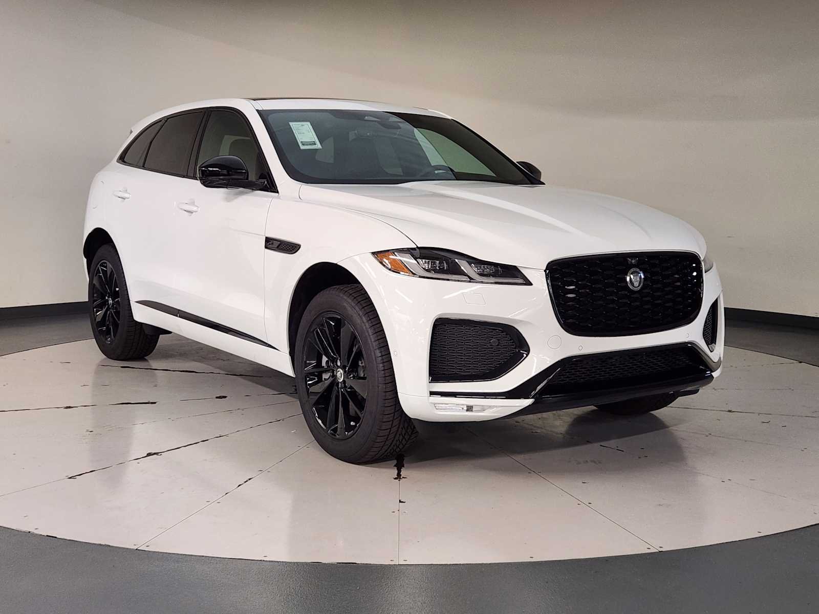 2026 Jaguar F-Pace R-Dynamic S - Photo 7