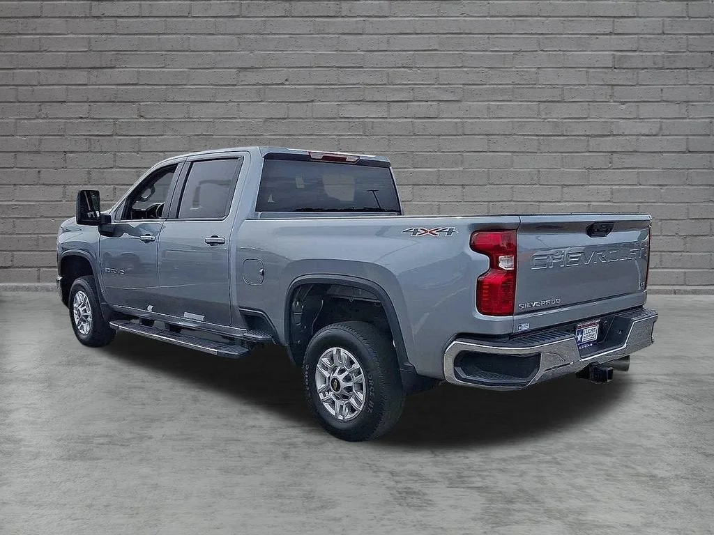 Used 2025 Sterling Gray Metallic Chevrolet LT image 28