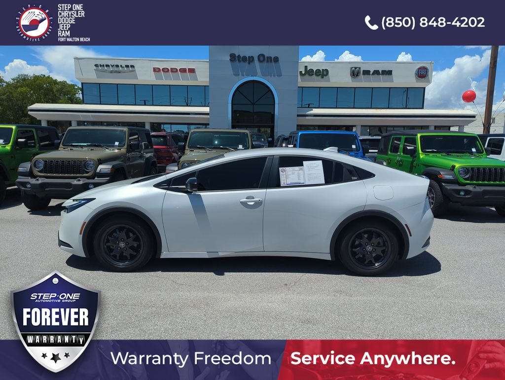 Used 2025 Beige Toyota LE image 3