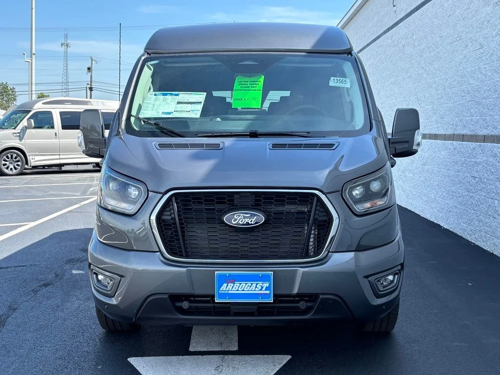 New 2026 Gray Ford Explorer Limited SE image 5