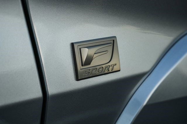2026 Lexus UX Hybrid 300h F Sport Design - Photo 8