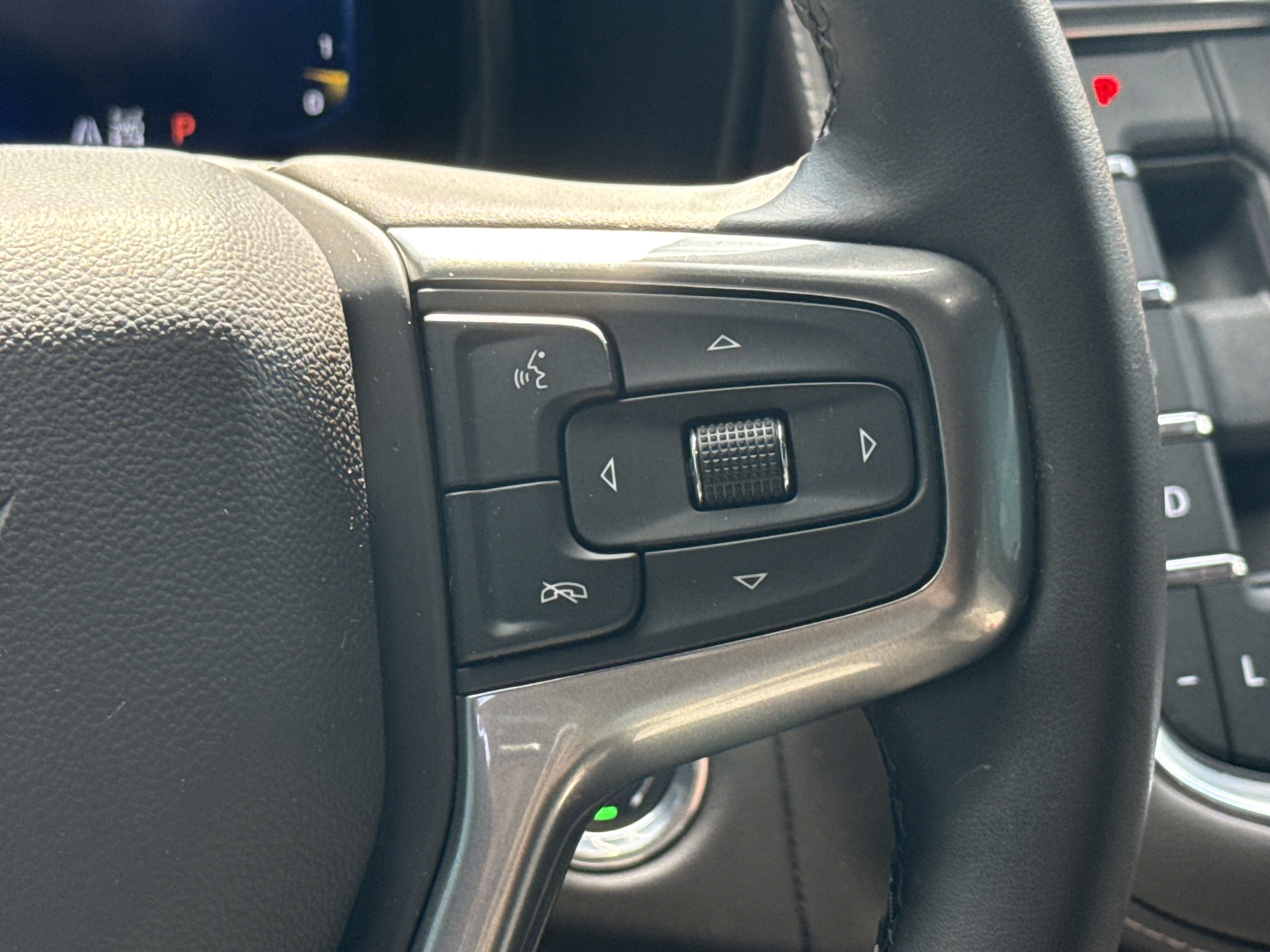 Used 2023 Summit White Chevrolet Z71 image 28