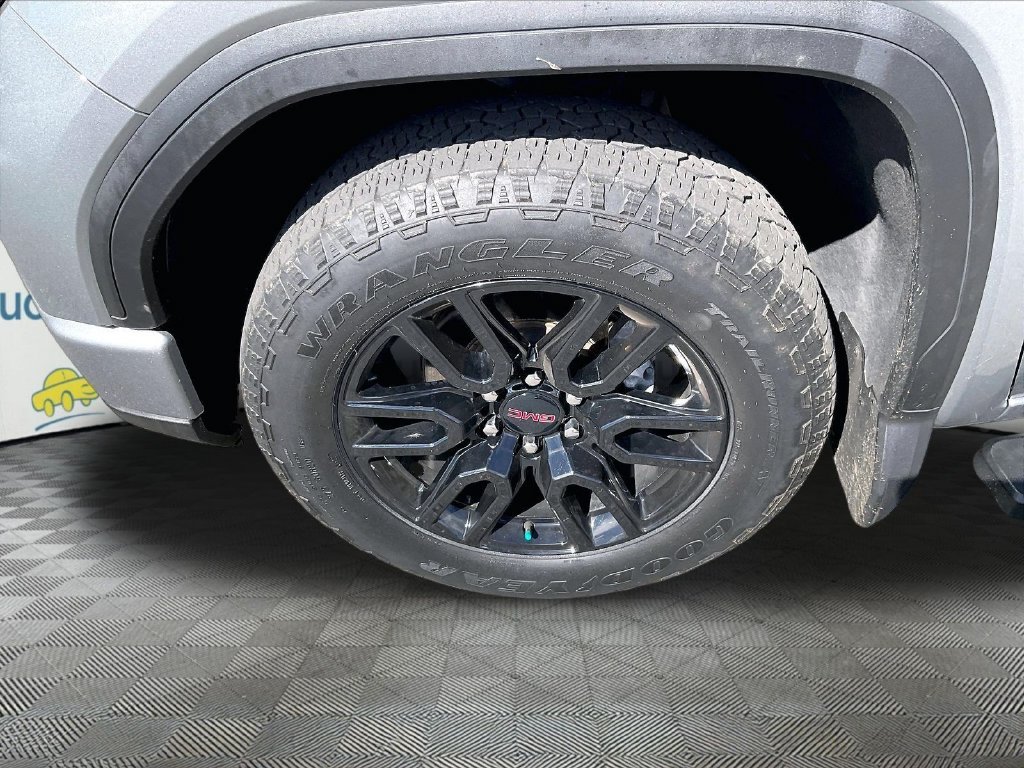 Used 2023 Sterling Metallic GMC Elevation image 7