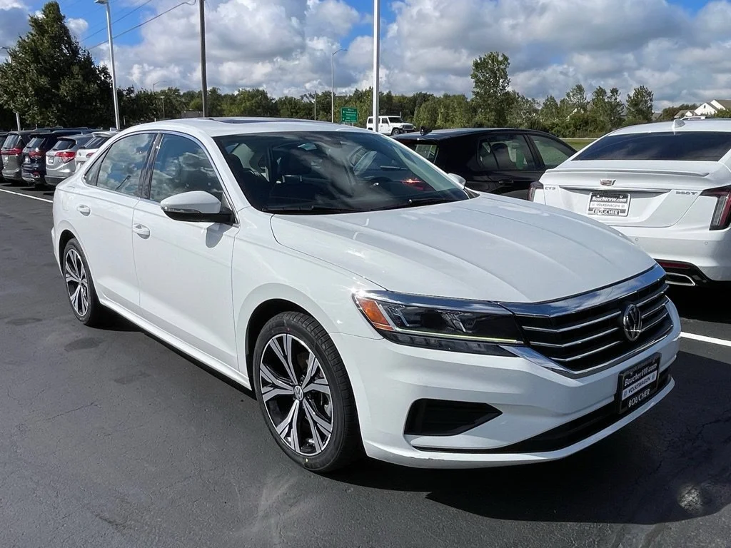 Used 2022 Pure White Volkswagen 2.0T SE image 7