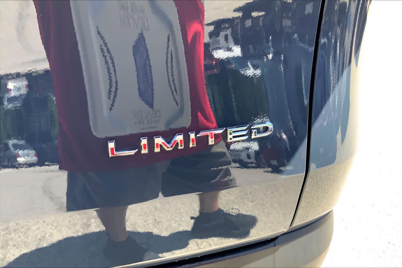 Used 2025 Storm Cloud Toyota Hybrid Limited image 10