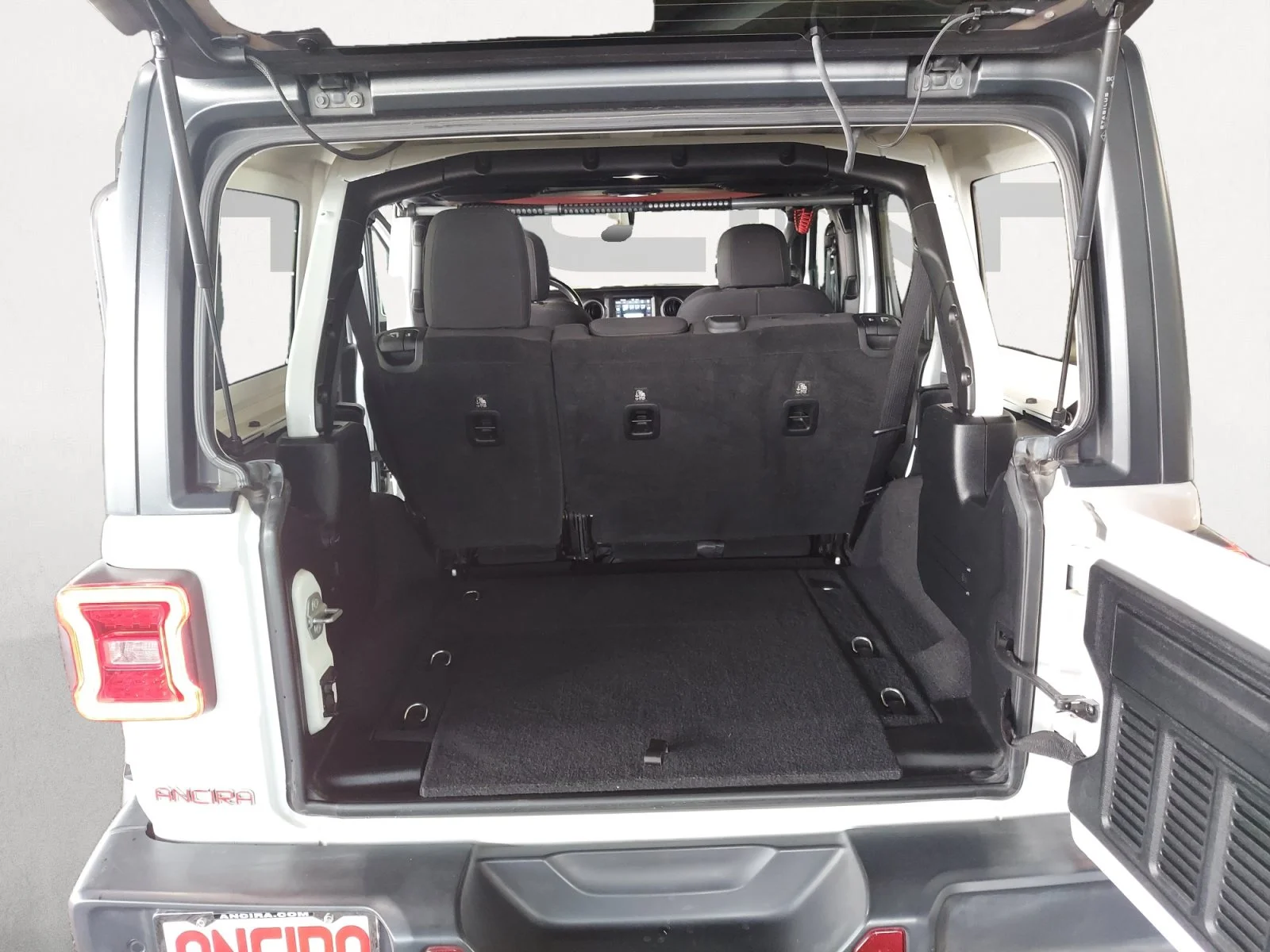 Used 2018 Bright White Clearcoat Jeep Sport S image 12