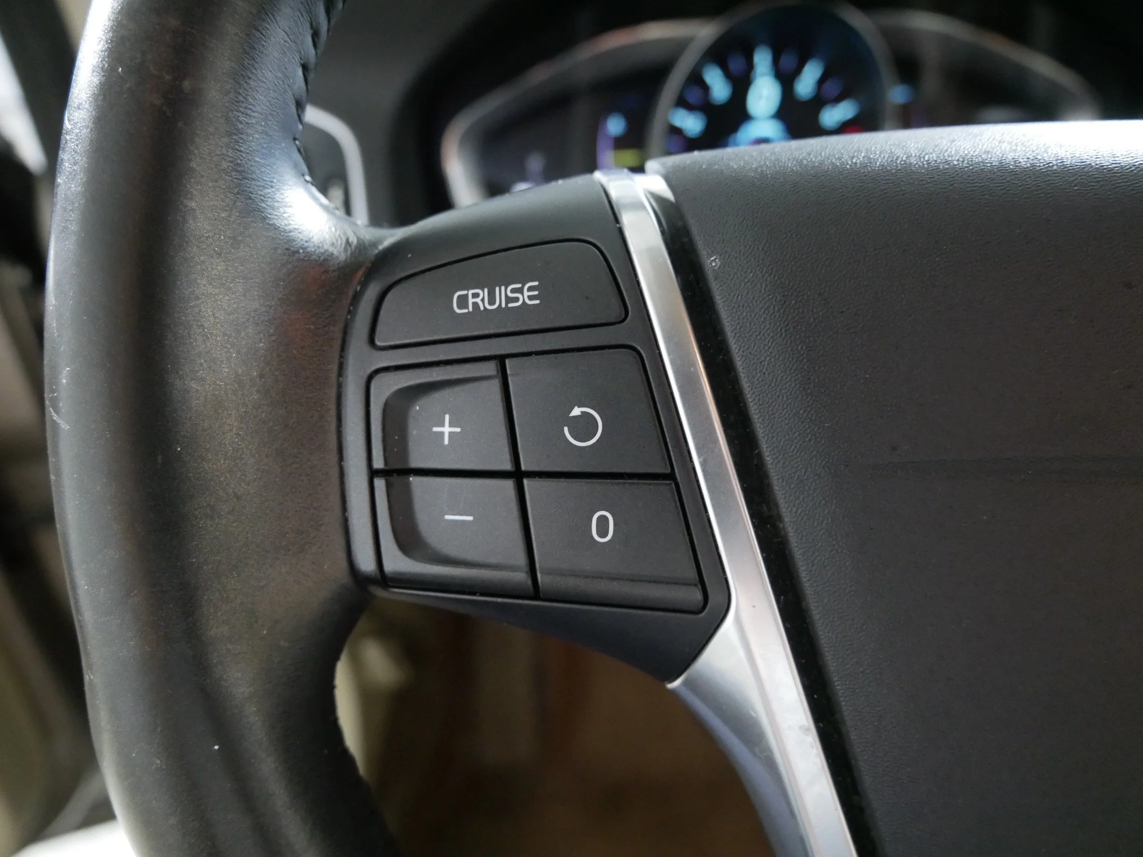 Used 2014 Seashell Metallic Volvo T5 image 27