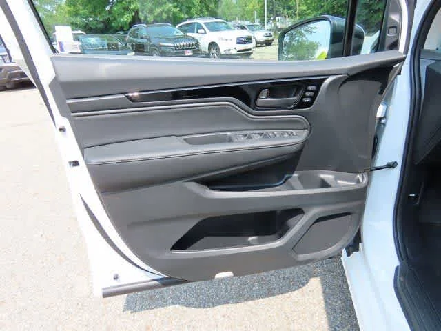 New 2026 Platinum White Pearl Honda Touring image 17