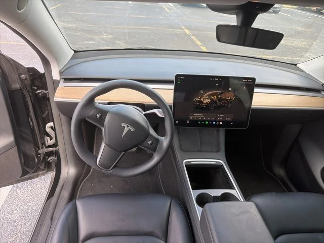 Used 2023  Tesla Long Range image 10