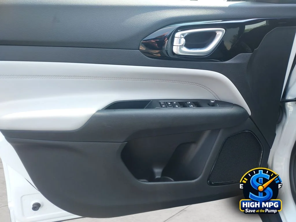 2025 Jeep Compass Limited - Photo 30