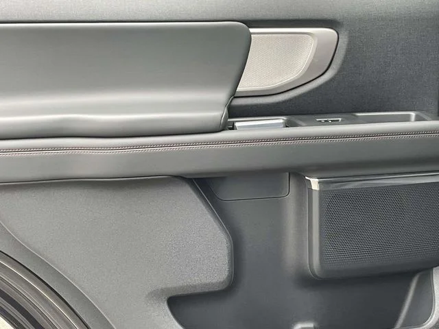 2025 Ford Expedition Active - Photo 10