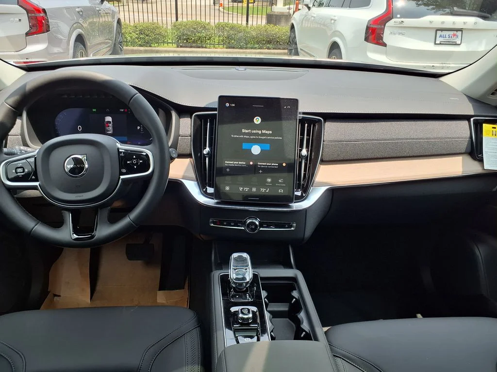 New 2026 Vapour Grey Volvo Plus image 17