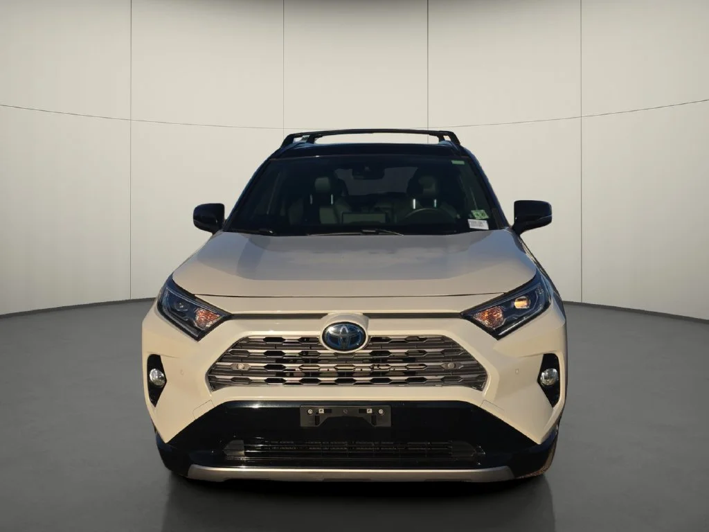 Used 2020 White Toyota XSE image 2