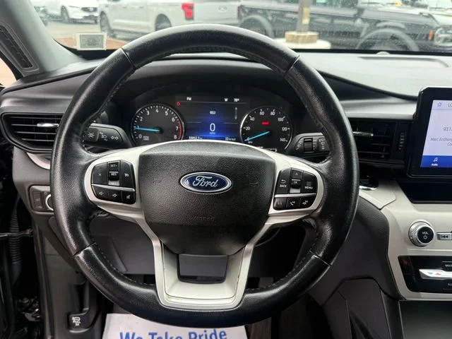 Used 2023 Black Ford XLT image 12