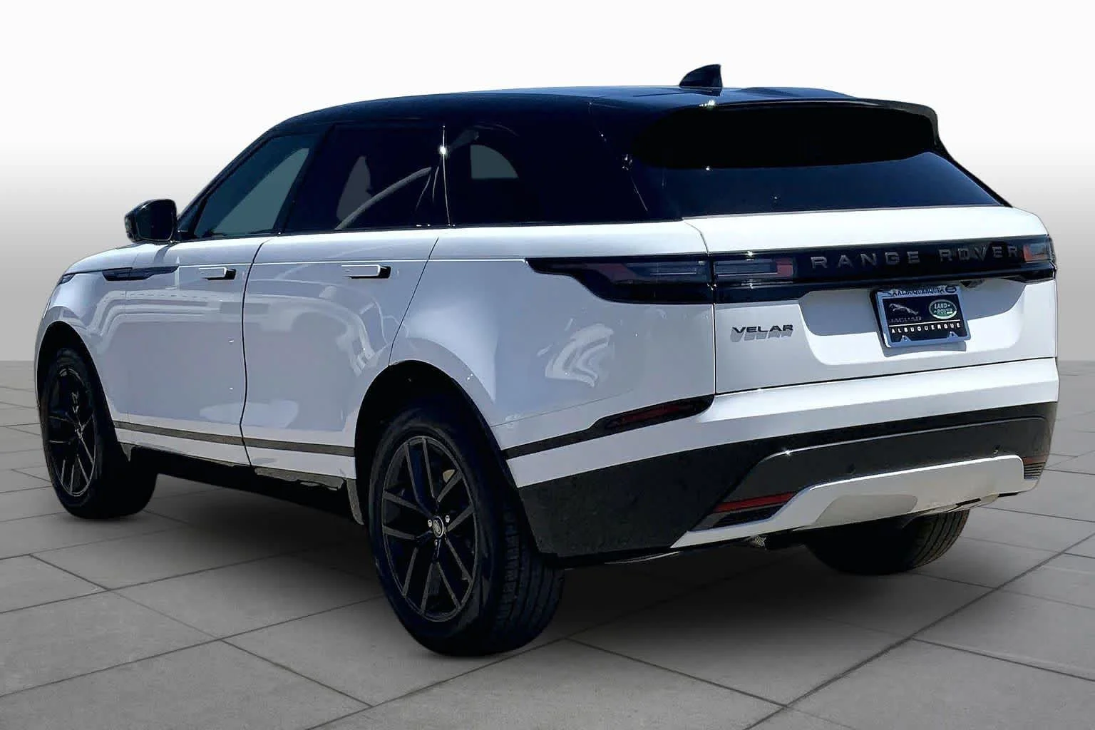 New 2026 Fuji White Land Rover Dynamic SE image 12