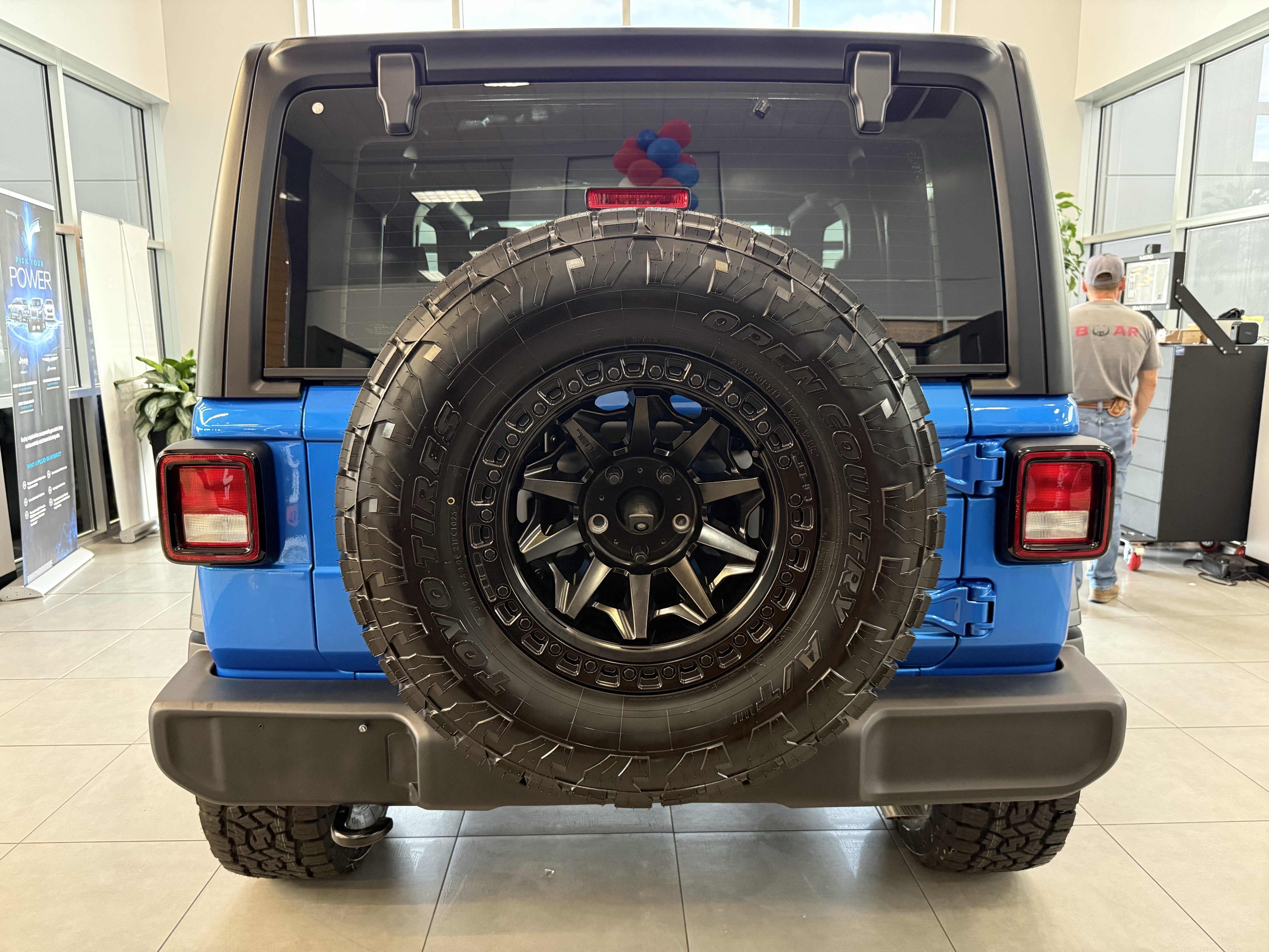 New 2026 Hydro Blue Pearl-Coat Exterior Paint Jeep Sport image 5