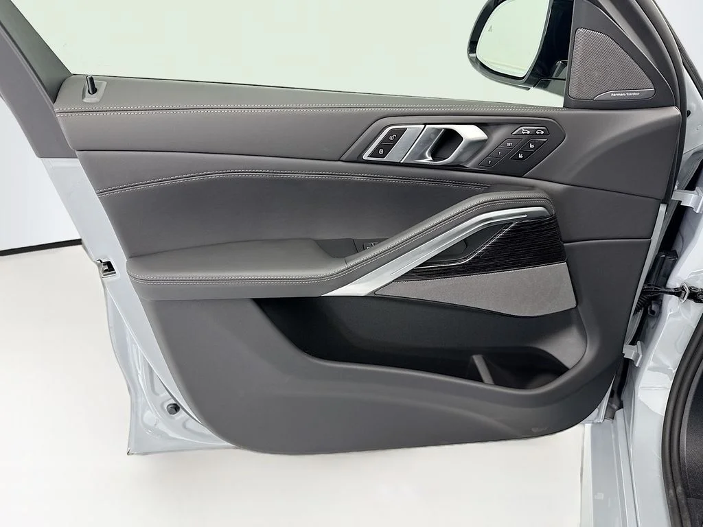 New 2027 Gray BMW M60i image 23