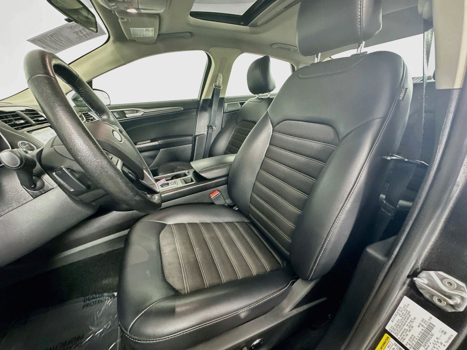Used 2017 Magnetic Ford SE image 20