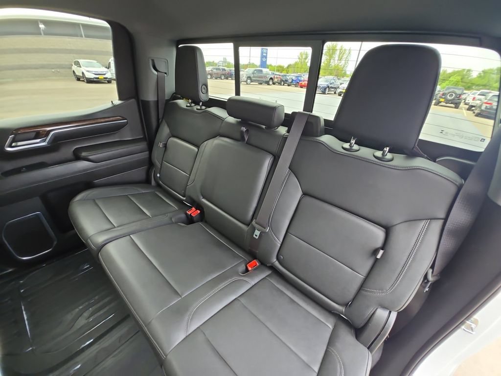 Used 2024 Summit White GMC Elevation image 28