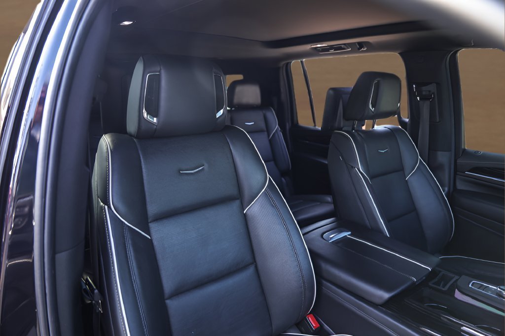 Used 2021 DARK MOON BLUE METALLIC Cadillac Sport image 33