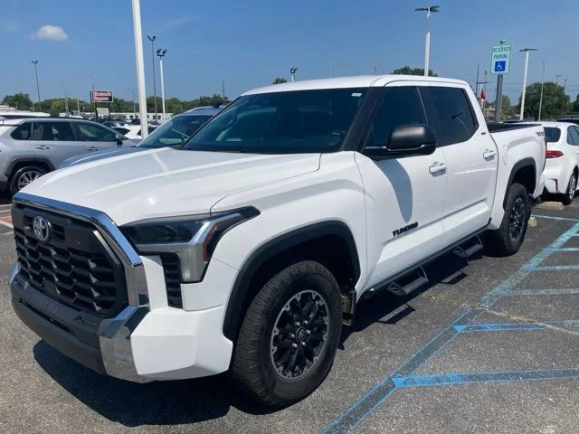 Used 2025 White Toyota SR5 image 1