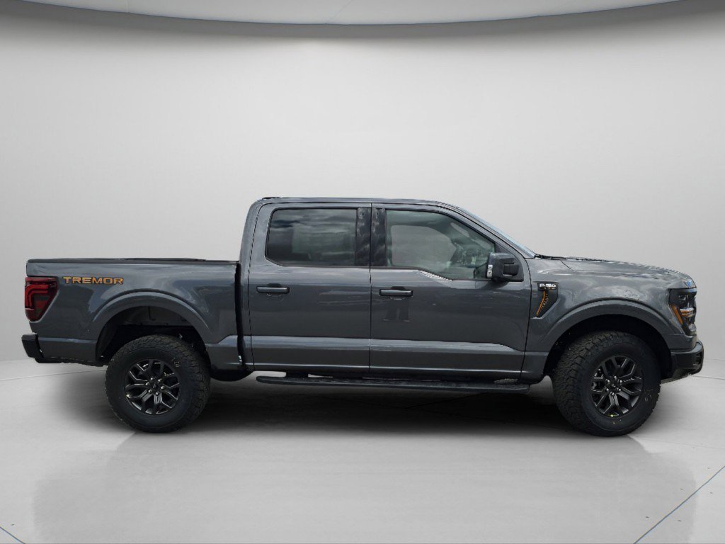 New 2026 Carbonized Gray Metallic Ford Tremor image 27