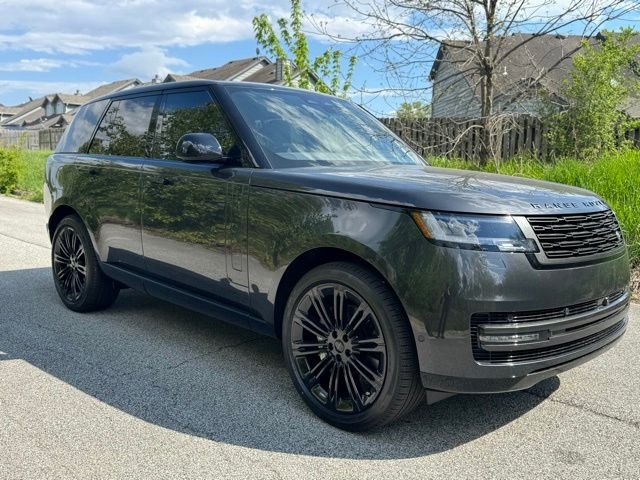 New 2026 Carpathian Grey Land Rover SE image 4